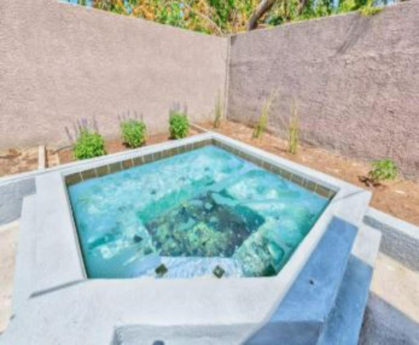 Relaxing 1 Story Hot Tub Bbq By The Strip Ferienhaus *